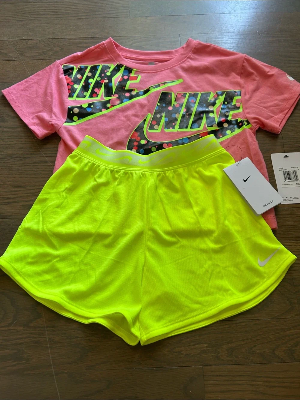NWT Nike Girls Set size 6